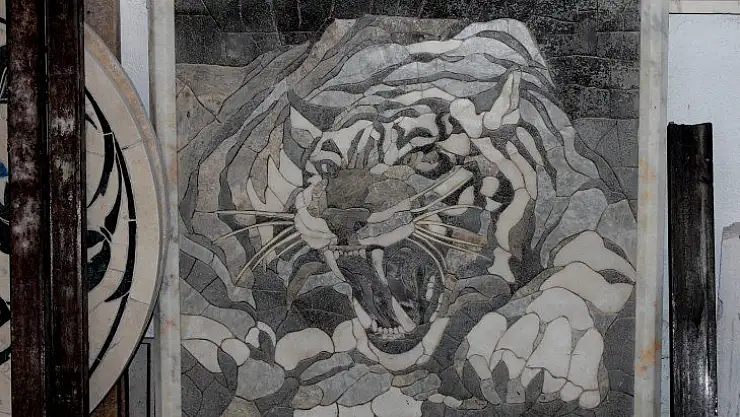 Dev sektörün atıklarını sanata dönüştürüp dünyaya satıyor