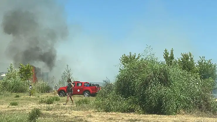 Devlet Hastanesi karşısında yangın çıktı
