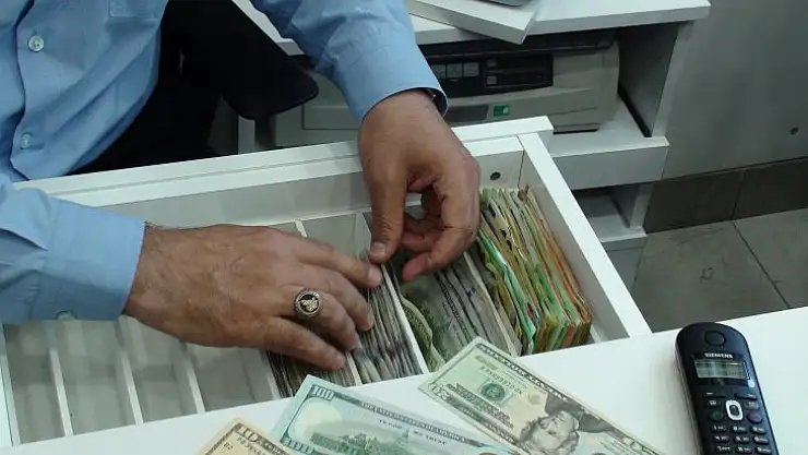 Dolar 17 TL'nin altına düştü