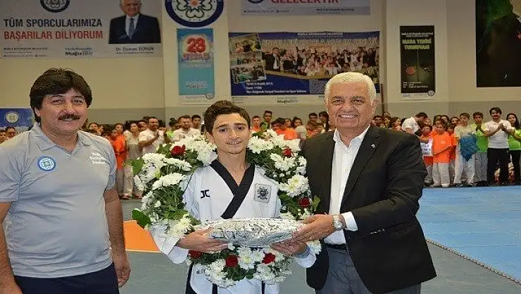 Dünya İkincisi Sporcuya Ödül