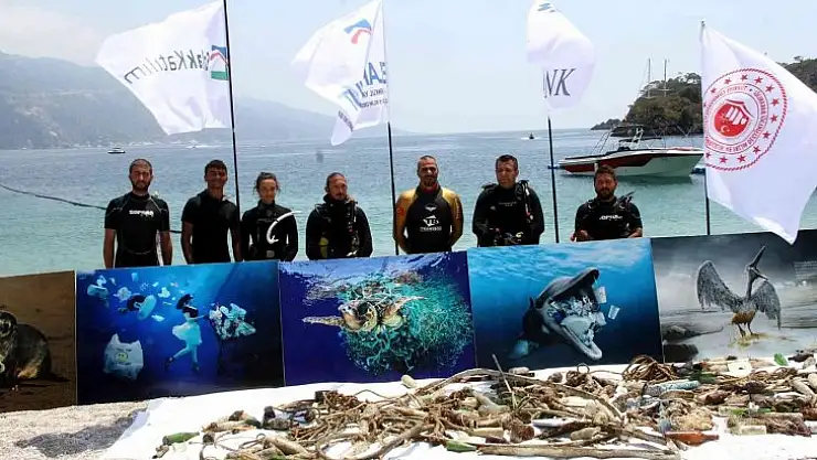 Dünyaca ünlü plajda deniz dibi temizliği