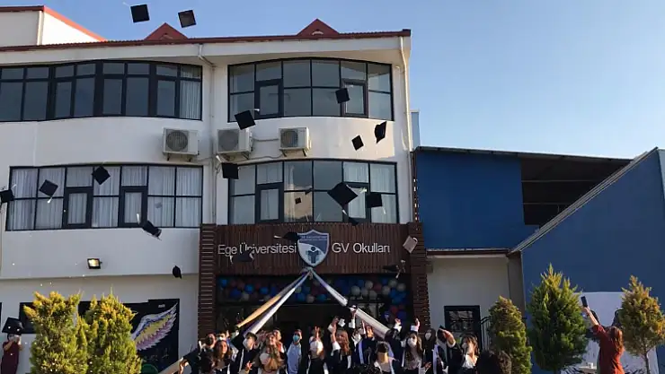 Ege Üniversitesi GV okullarında 4. mezuniyet coşkusu