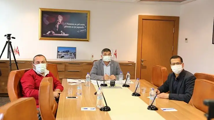 Eğitim komitesi: 'Geleceğimiz için okullar açık kalmalıdır'