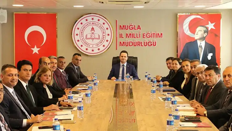 EĞİTİM YÖNETİCİLERİ AFET SONRASI YAPILAN ÇALIŞMALARI DEĞERLENDİRDİ