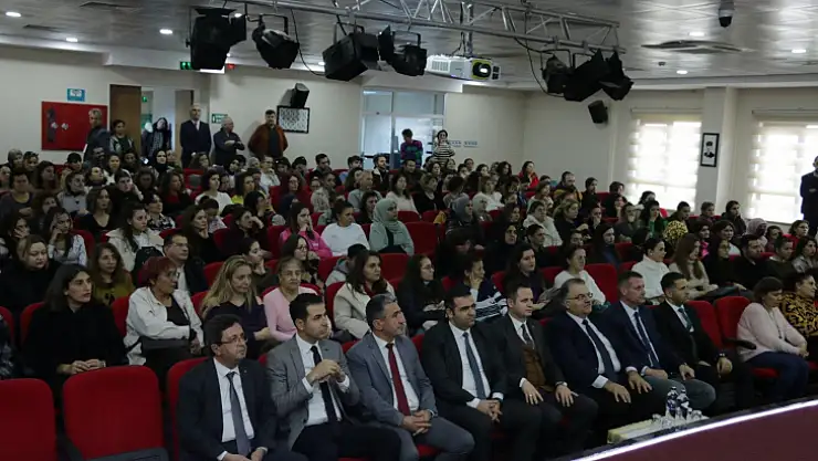 Eğitimci yazar Erdoğan, Ortaca'da öğrencilerle buluştu