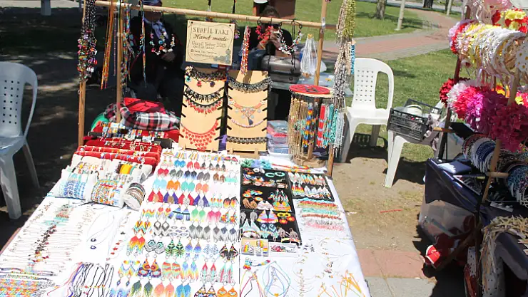 El Emeği Ürünler Sahiplerini Bekliyor