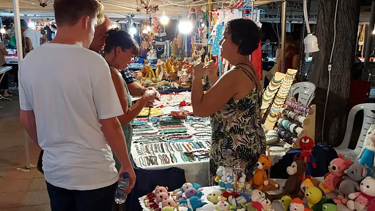 EL EMEKLERİNİ SATIYORLAR