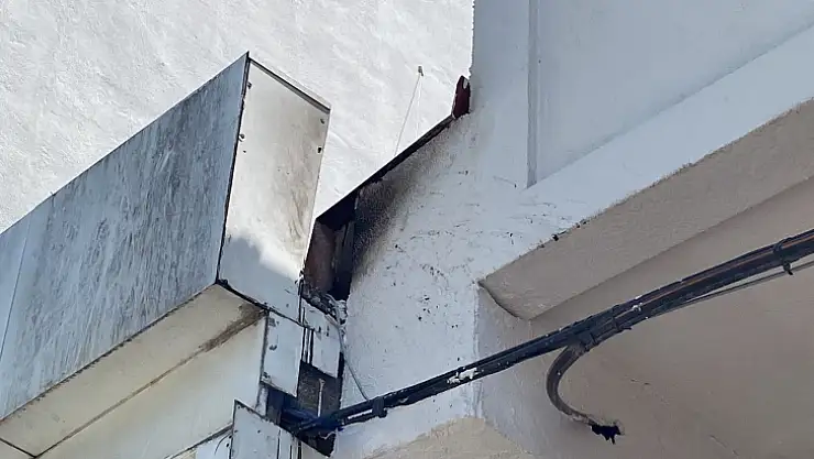 Elektrik kablosundan çıkan yangın korkuttu