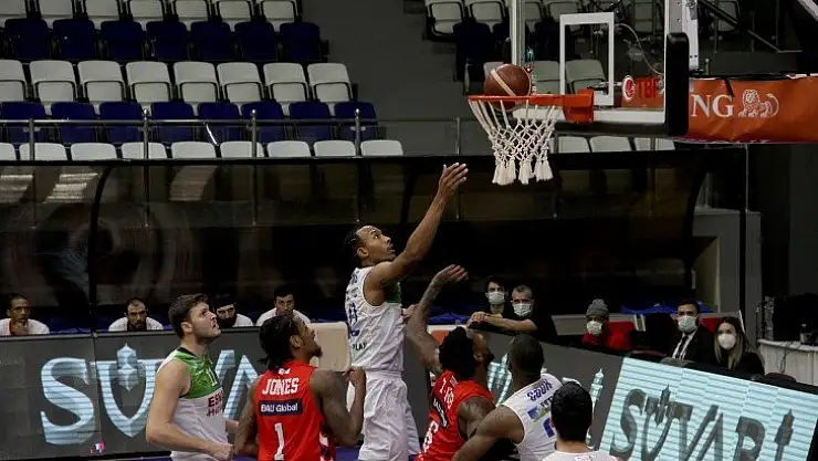 Erick Neal olmayınca 76-105