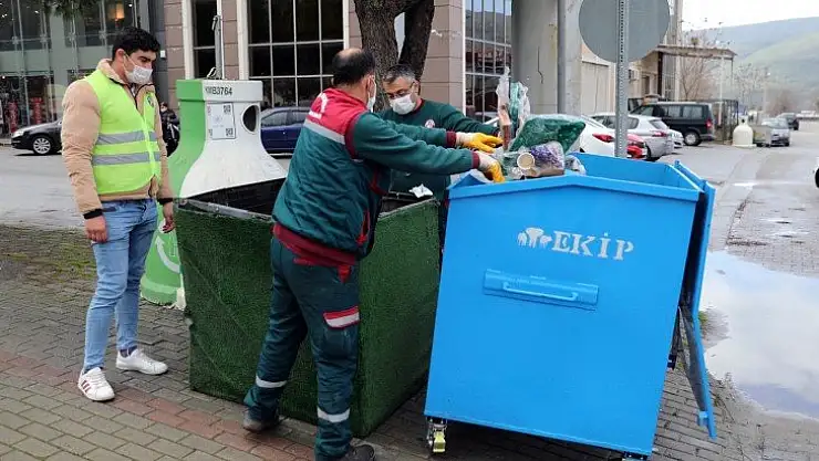 Eskiyen konteynırlar yenisiyle değiştiriliyor