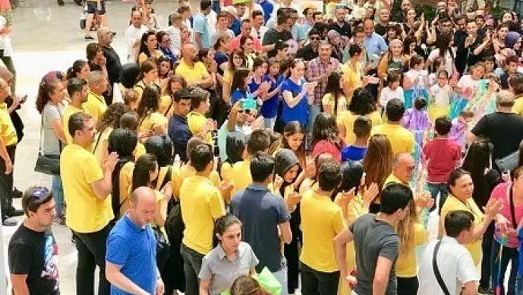 ETKİNLİKLERİYLE FARKINDALIK YARATTI