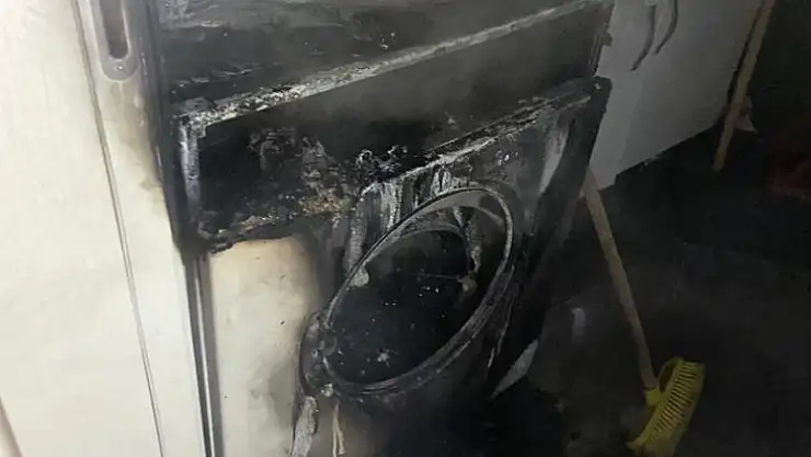 EV YANGINI EŞYALARA ZARAR VERDİ