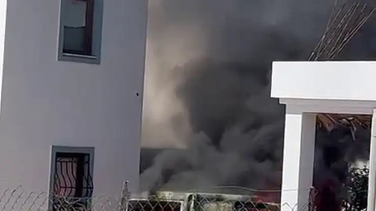 Evlerin arasında korkutan yangın