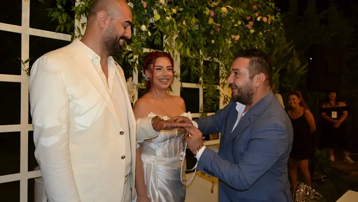 Evliliğe ilk adımı attılar 