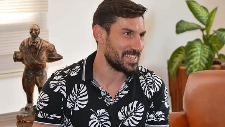 Fenerbahçeli Şener, Başkan Saatcı'yı ziyaret etti.