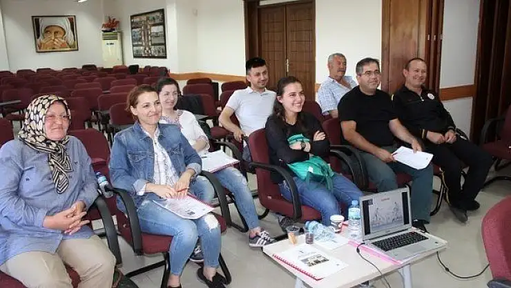 FESTHİYE  ESNAF ODASI  MESLEKİ EĞİTİMLERE ÖNCÜLÜK EDİYOR