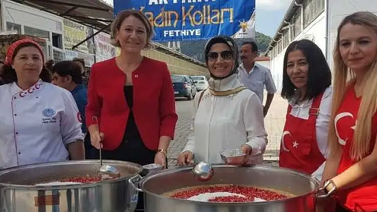 FETHİYE   AK   KADINLAR'DAN   AŞURE   İKRAMI 