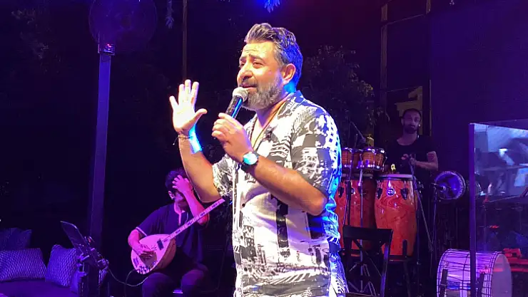 Fethiye Barbunn Cafe Bistro'da Bora Gölbaşı sahne aldı