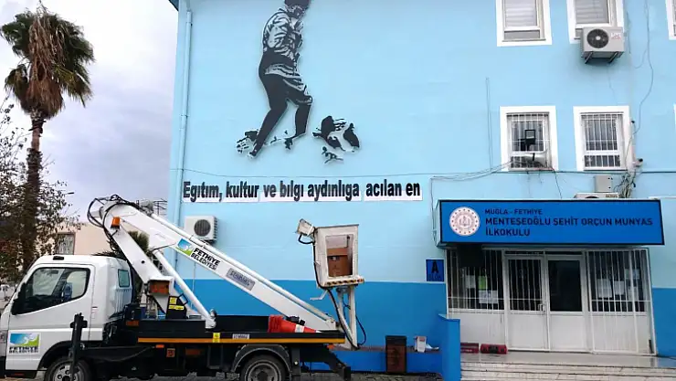 Fethiye Belediyesi Atatürk Büstlerini Yeniliyor