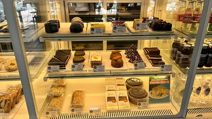 Fethiye Çalış'taki Panama Kafe, Sıcak Yaz Günlerinde Serinletici Lezzetleriyle Dikkat Çekiyor