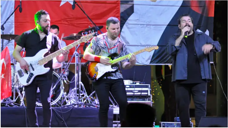 Fethiye'de 19 Mayıs Gençlik Konseri'ne yoğun ilgi