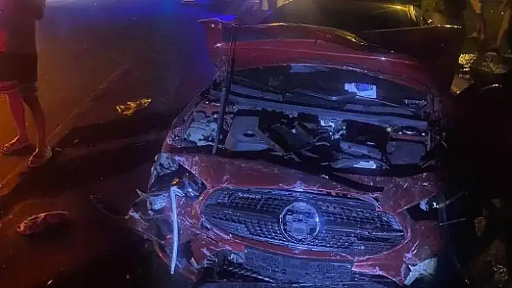 Fethiye'de 2 otomobil kafa kafaya çarpıştı: 1 ölü, 3 yaralı