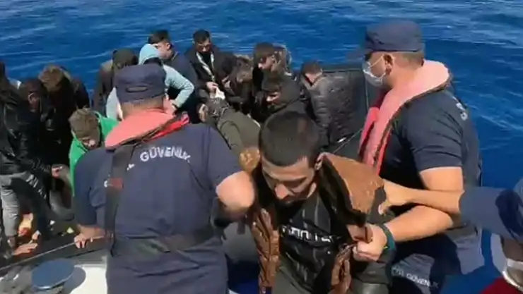 Fethiye'de 9 çocuk ve 24 düzensiz göçmen yakalandı