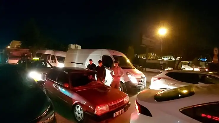 Fethiye'de akaryakıt zammı trafiği