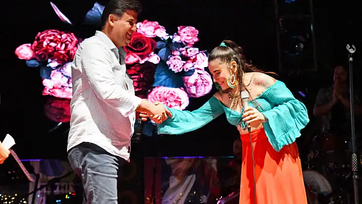 FETHİYE'DE CEYLAN ERTEM RÜZGARI