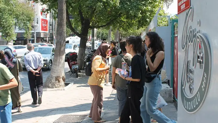 FETHİYE'DE DE BURSLULUK SINAVI HEYECANI YAŞANDI