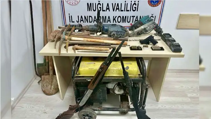 Fethiye'de kaçak kazı operasyonu