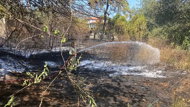 Fethiye'de Makilik Alanda Çıkan Yangın Söndürüldü