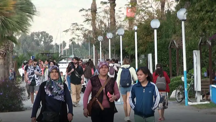 FETHİYE'DE SICAK HAVA YOĞUNLUĞU