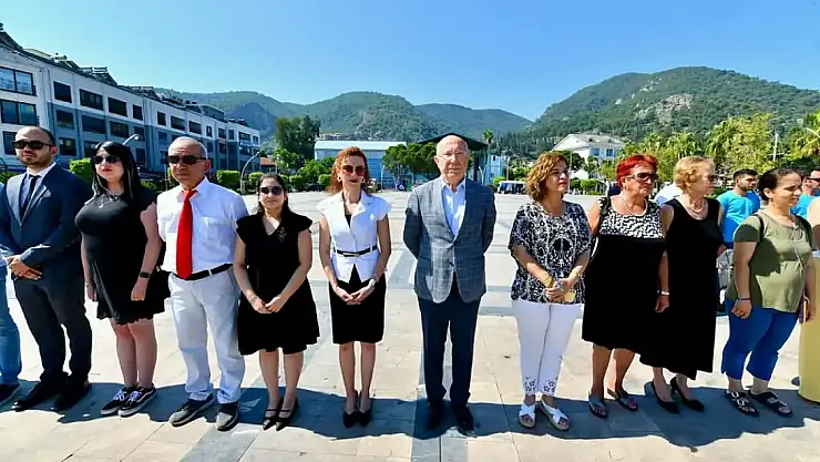 Fethiye'de Türkiye Çevre Haftası'nda çelenk sunumu