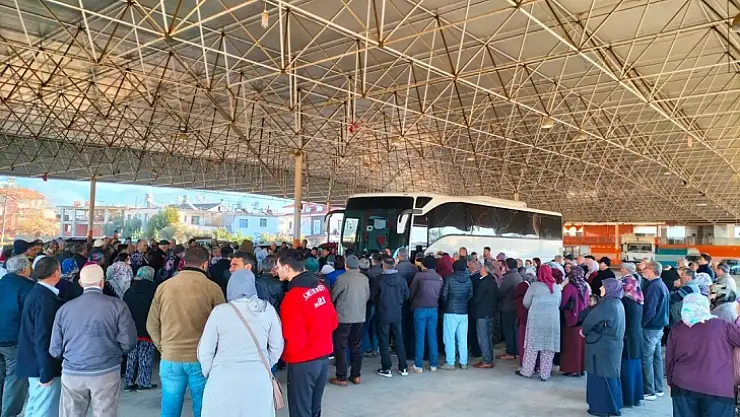 Fethiye'de Umreciler Dualarla Uğurlandı