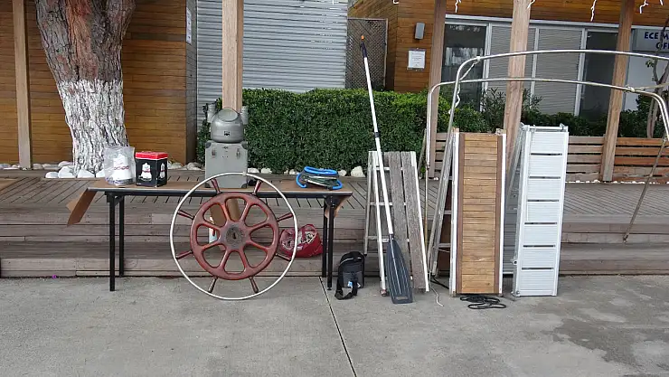 Fethiye Ece Saray Marina'da ikinci el ürünlerin satışı yapılıyor