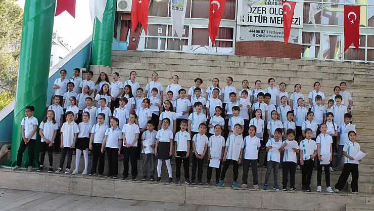 Fethiye Gazi İlkokulu Öğrencilerinden Çevre Temizliği Resim Sergisi