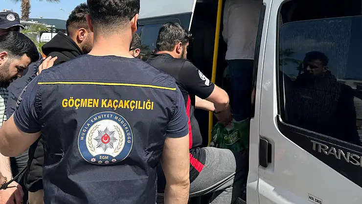 Fethiye Merkezli Göçmen Kaçakçılığı Operasyonunda 12 Kişi Tutuklandı