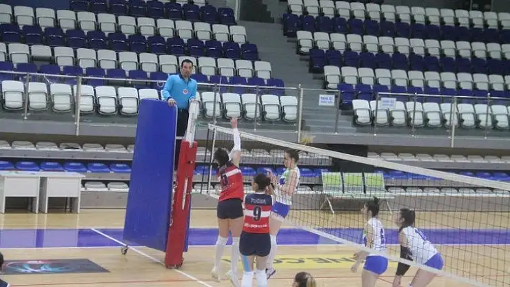 Fethiye'nin Sultanları güçlü rakibine set vermedi