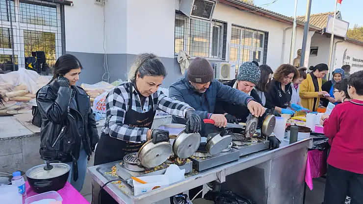 Fethiye Şehit Feramil Ferhat Kaya Ortaokulu'nda kermes etkinliği düzenlendi
