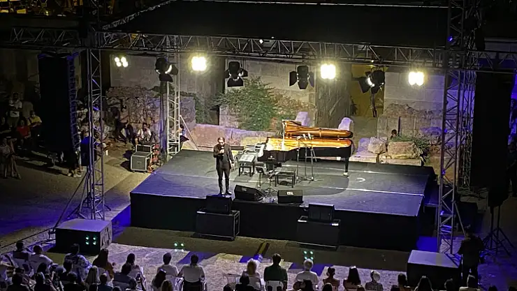 Fethiye Telmessos'da Fazıl Say ve Nil Kocamangil konseri düzenlendi