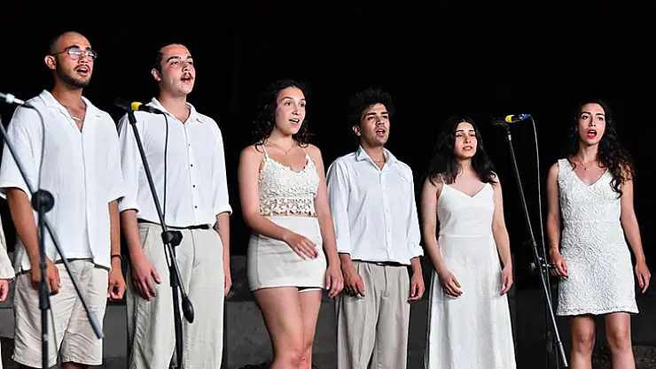 Fethiye Telmessos'da Gitar Dinletisi ve Caz Korosu Gecesi