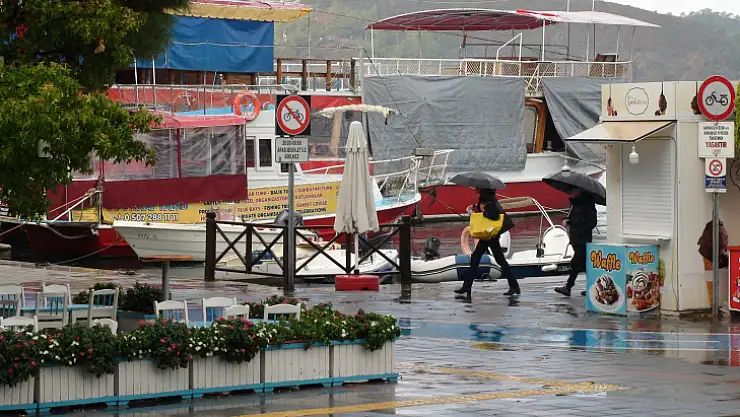 FETHİYE YAĞIŞLARA TESLİM OLDU