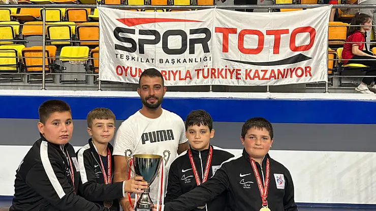 Fethiye'ye 2 altın 2 bronz madalya ile döndüler 