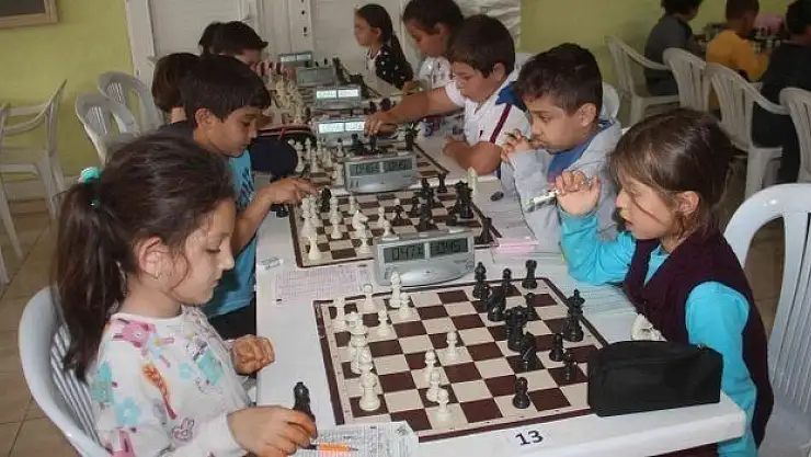 Fethiye'de Satranç Turnuvası Düzenlendi