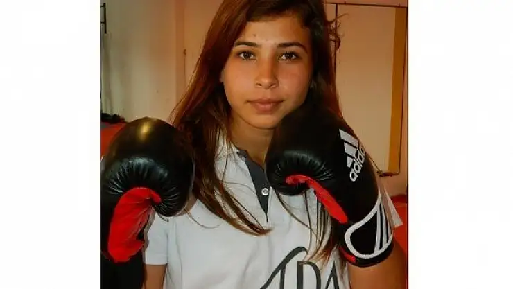 Fethiyeli Boksör Kız Dilara Demirtaş İkincilik İle Döndü