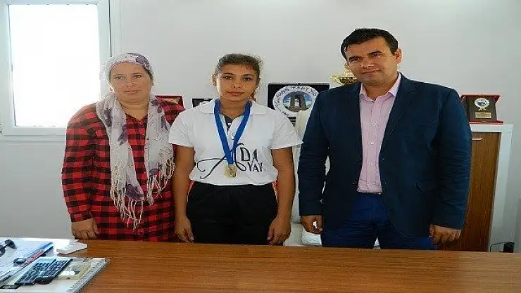 Fethiyeli  Boksör  Türkiye Birincisi Oldu