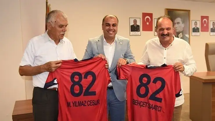 Fethiyespor yönetimi Başkan Saatcı'yı ziyaret etti.