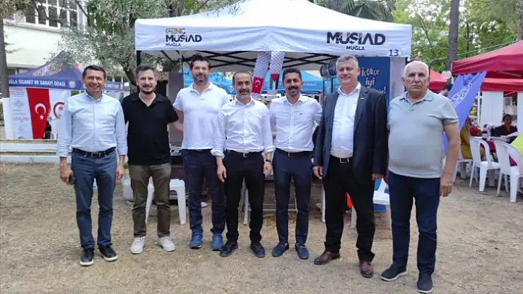 Filistin'e yardım için hayır çarşısı kuruldu