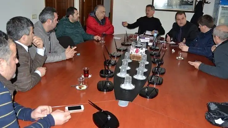 Fotoğrafçılardan   Esnaf  Odasına  Ziyaret